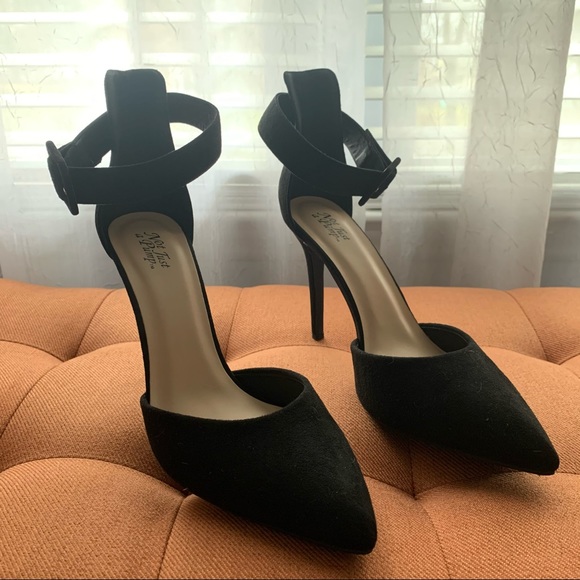 Black heeled pumped with ankle strap close toe - Picture 4 of 8